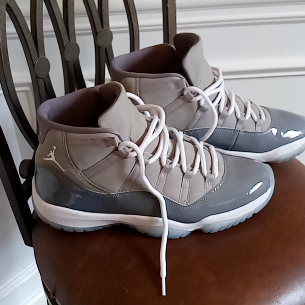 Shoes - Picture 2 of 5